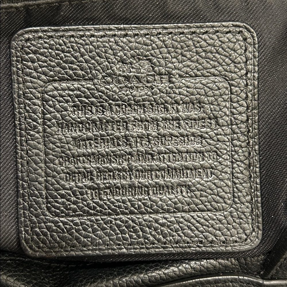 Coach Edie Shoulder Bag 31 in Pebbled Leather - Picture 5 of 17